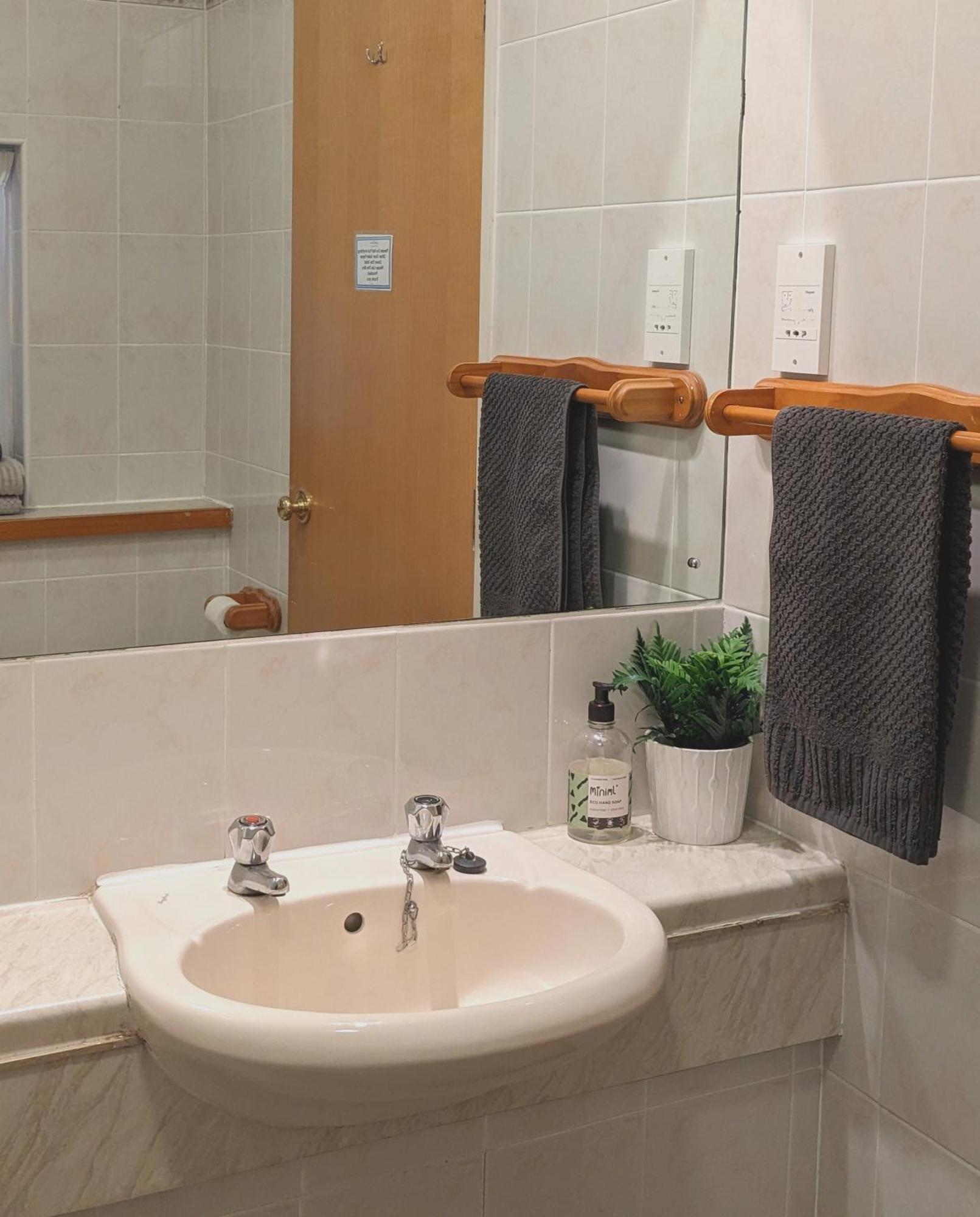 The Whoop Hotel Къркби Лонсдейл Екстериор снимка